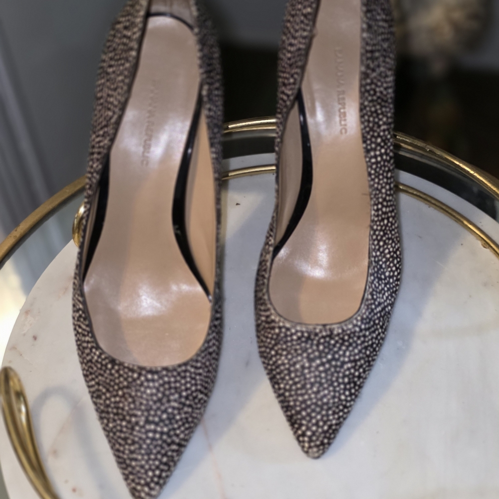 Banana Republic Textured Black and Cream Heels